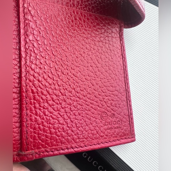 GUCCI GG SUPREME Red Pebbled Leather Brown Logo Canvas Card Billfold Long Wallet - Picture 4 of 12